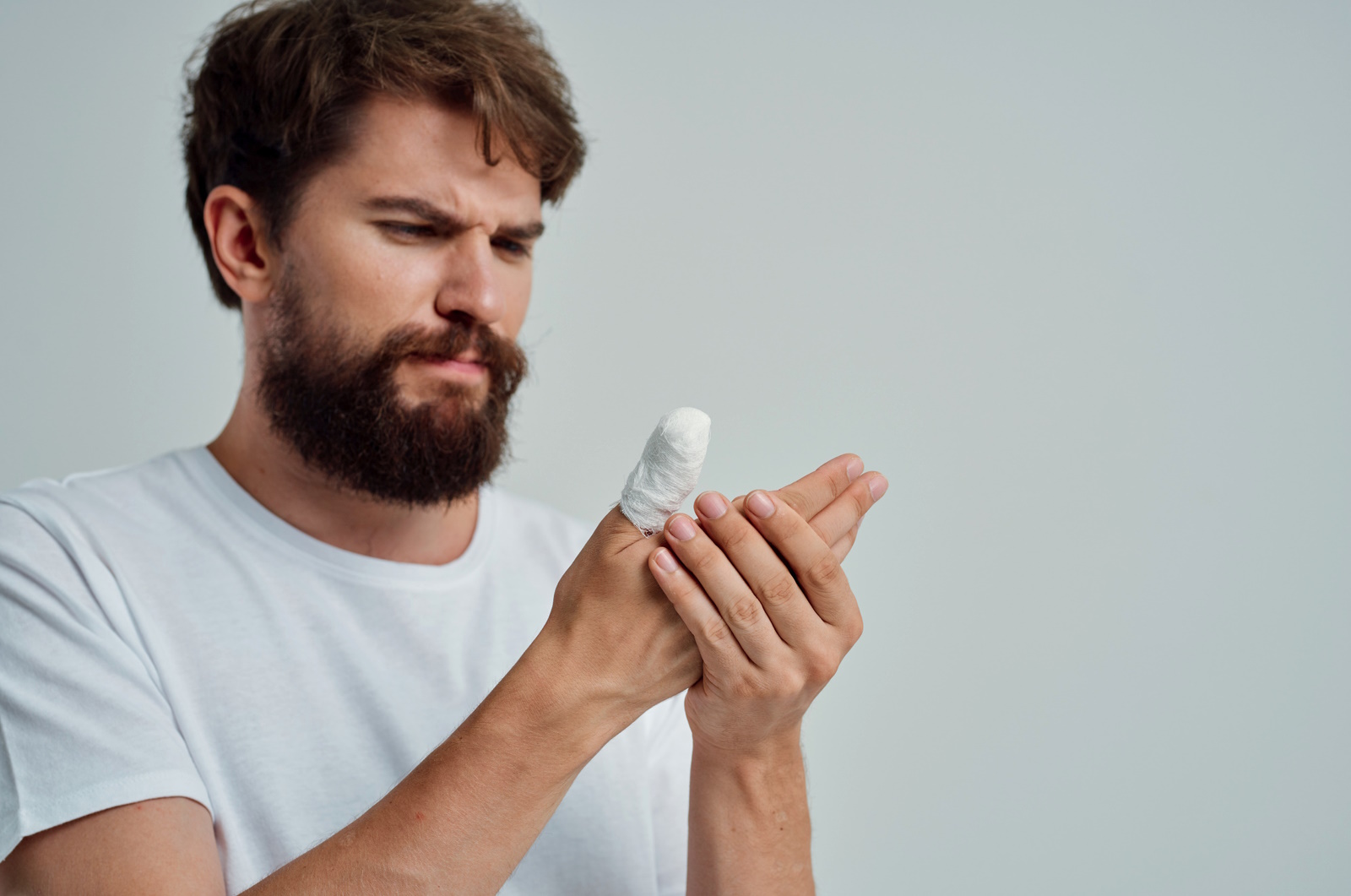 Thumb Injury Compensation Claims ClaimsAction.co.uk